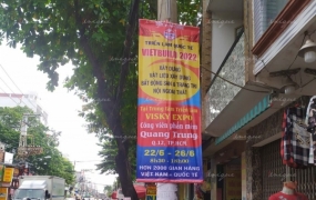TREO PHƯỚN DỌC QUẢNG CÁO -  VIETBUILD