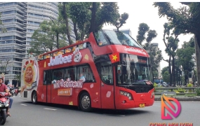 ROADSHOW XE BUS 2 TẦNG QUẢNG BÁ MỲ Ý SỐT CAY - JOLLIBEE