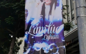 TRƯỚC THỀM EM XINH SAY HI - LYHAN BÙNG NỔ ĐƯỜNG PHỐ VỚI PHƯỚN IDOL