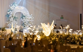 Tổng hợp 50+ mẫu thi công backdrop cưới dẫn đầu xu hướng mùa cưới năm nay