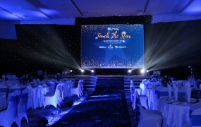 Cách tổ chức year end party cho công ty: kịch bản hay và tối ưu chi phí