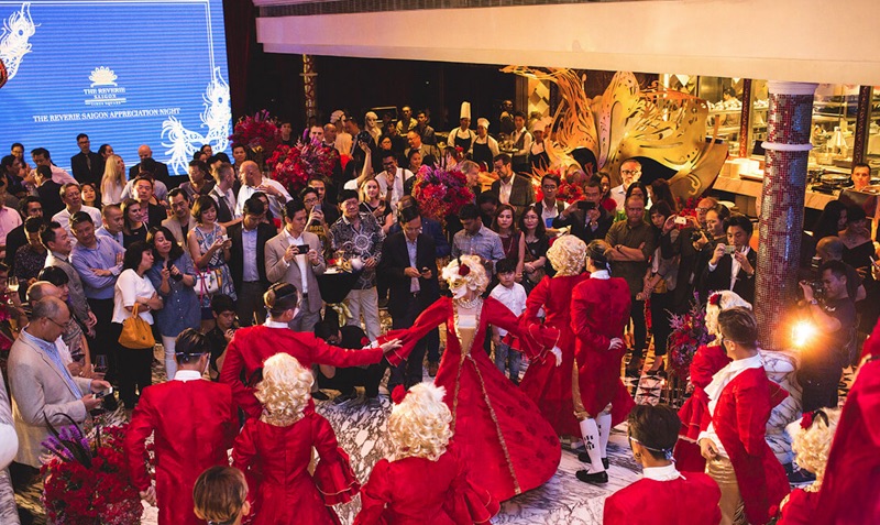 Chủ đề year and party - khiêu vũ - mặt nạ