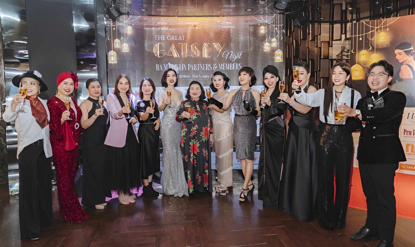 Concept cho year end party mang tính cá nhân hóa cao, khuyến khích sự sáng tạo của người tham dự