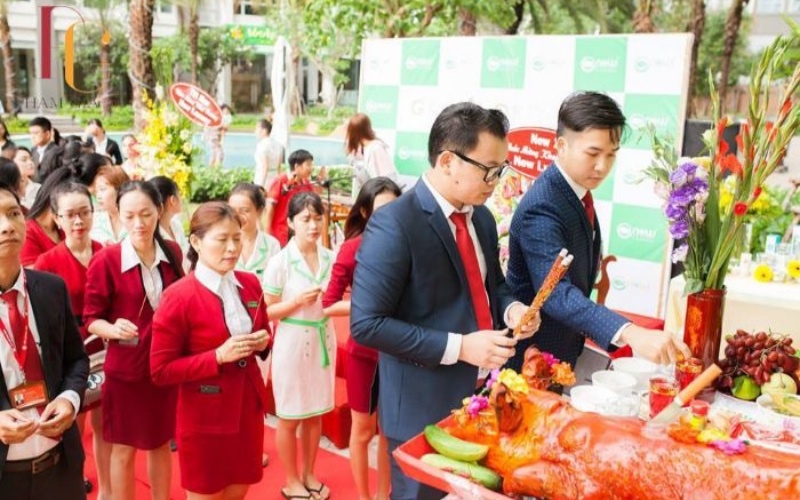 Cúng khai trương là một nghi thức thiết yếu khi bắt đầu công việc kinh doanh, làm ăn 