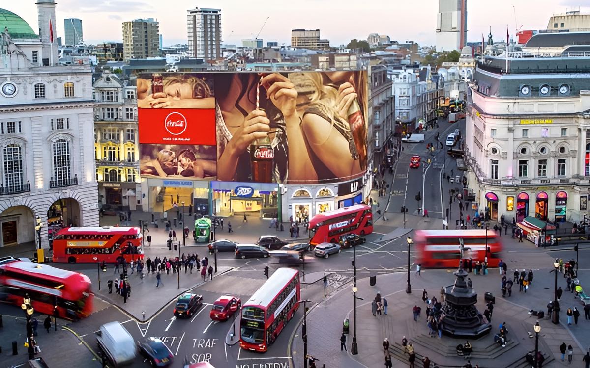 Dịch vụ thi công biển pano ngoài trời 