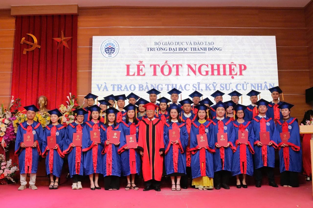 Lễ tốt nghiệp - Hành trình kiến tạo tri thức vươn tới tương lai