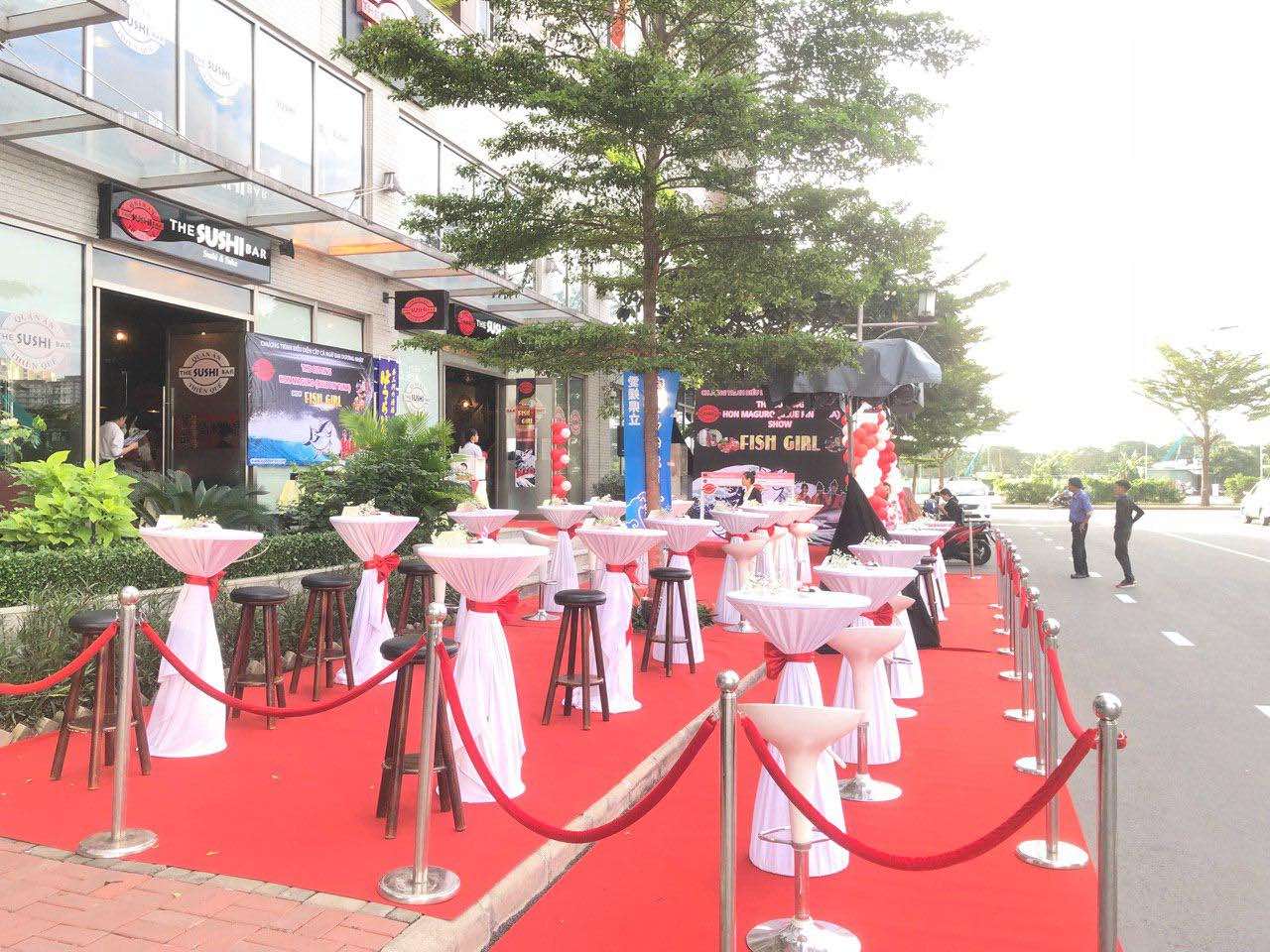 Thuê bàn cocktail (bàn bar)