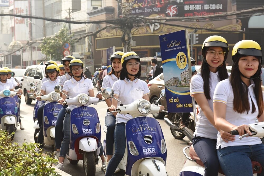 Trang trí xe chạy roadshow cho xe máy