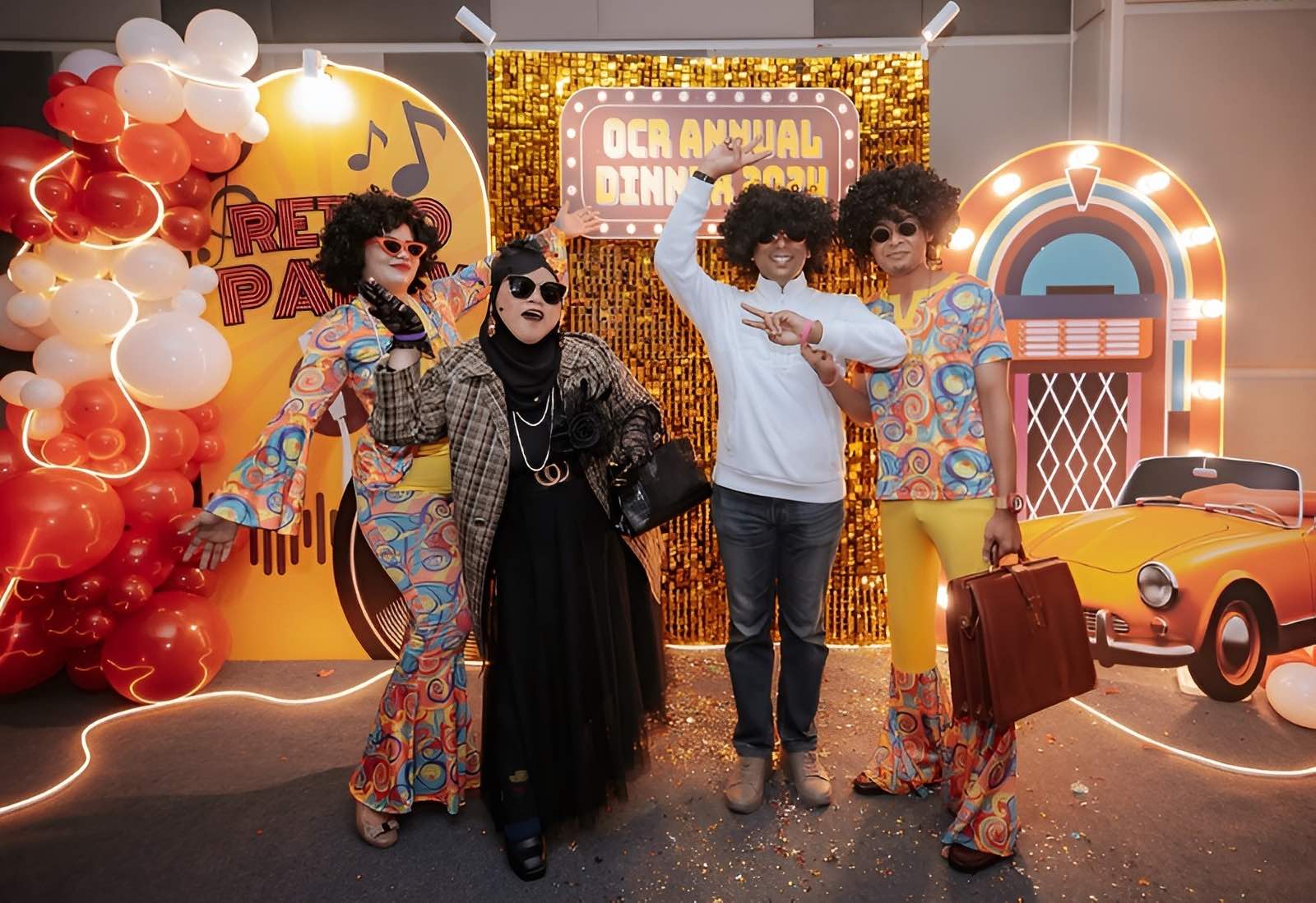 Year End Party phong cách Retro lấy cảm hứng từ thập niên 80